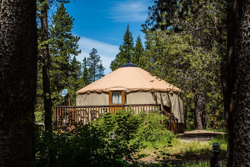 Bend-Sunriver Camping Resort 24 Ft. Yurt 16 Extérieur photo