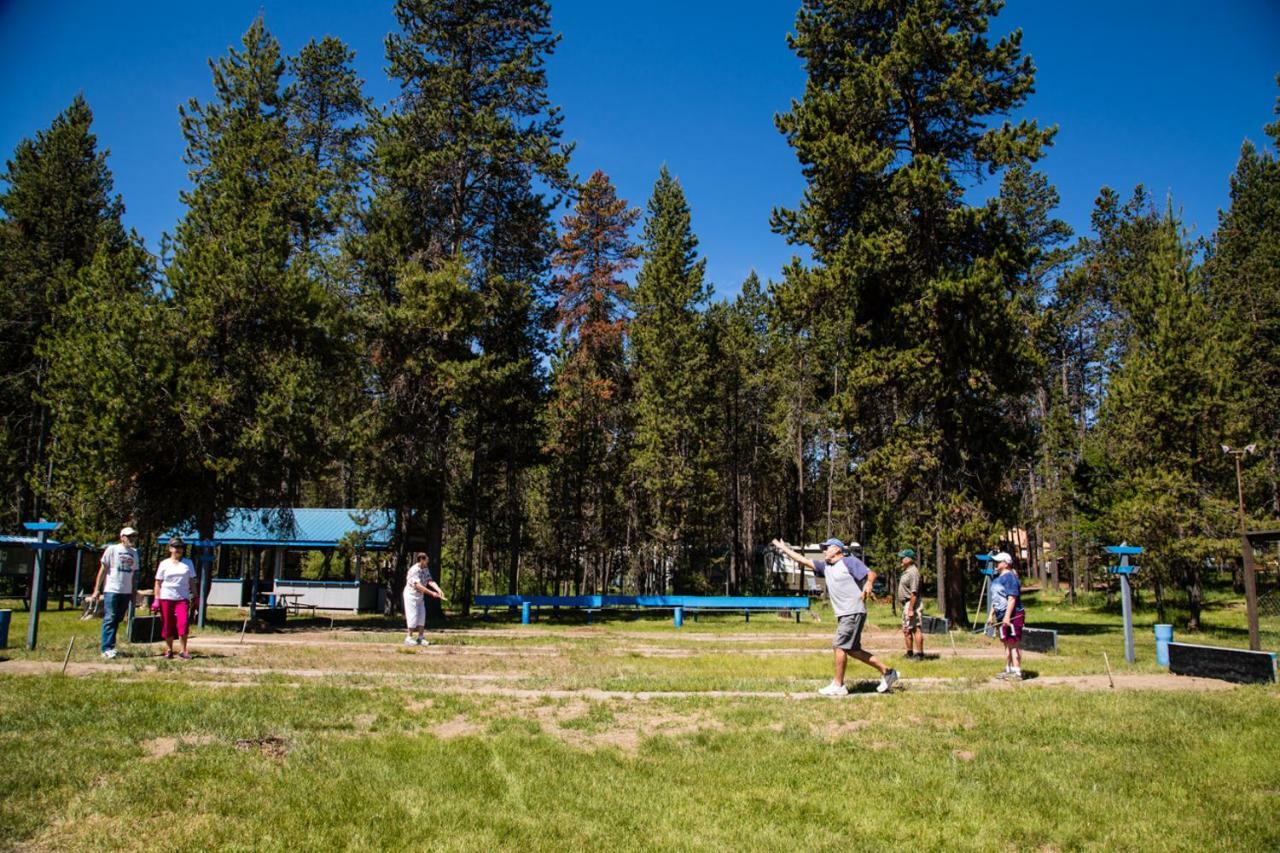Bend-Sunriver Camping Resort 24 Ft. Yurt 16 Extérieur photo
